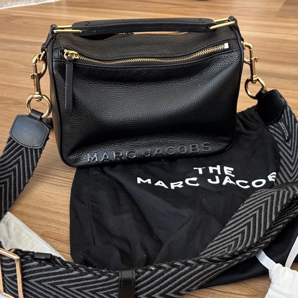 Like New Marc Jacobs The Soft Box 23 With Added Strap (Black/gold)